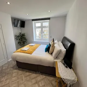 Cosy Seafront Luxury Studio Flat & Aa Apartment